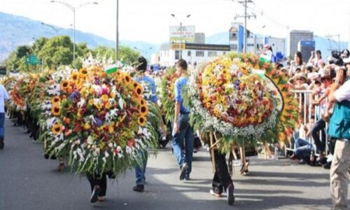 6.-Asiste-al-Festival-de-las-Flores
